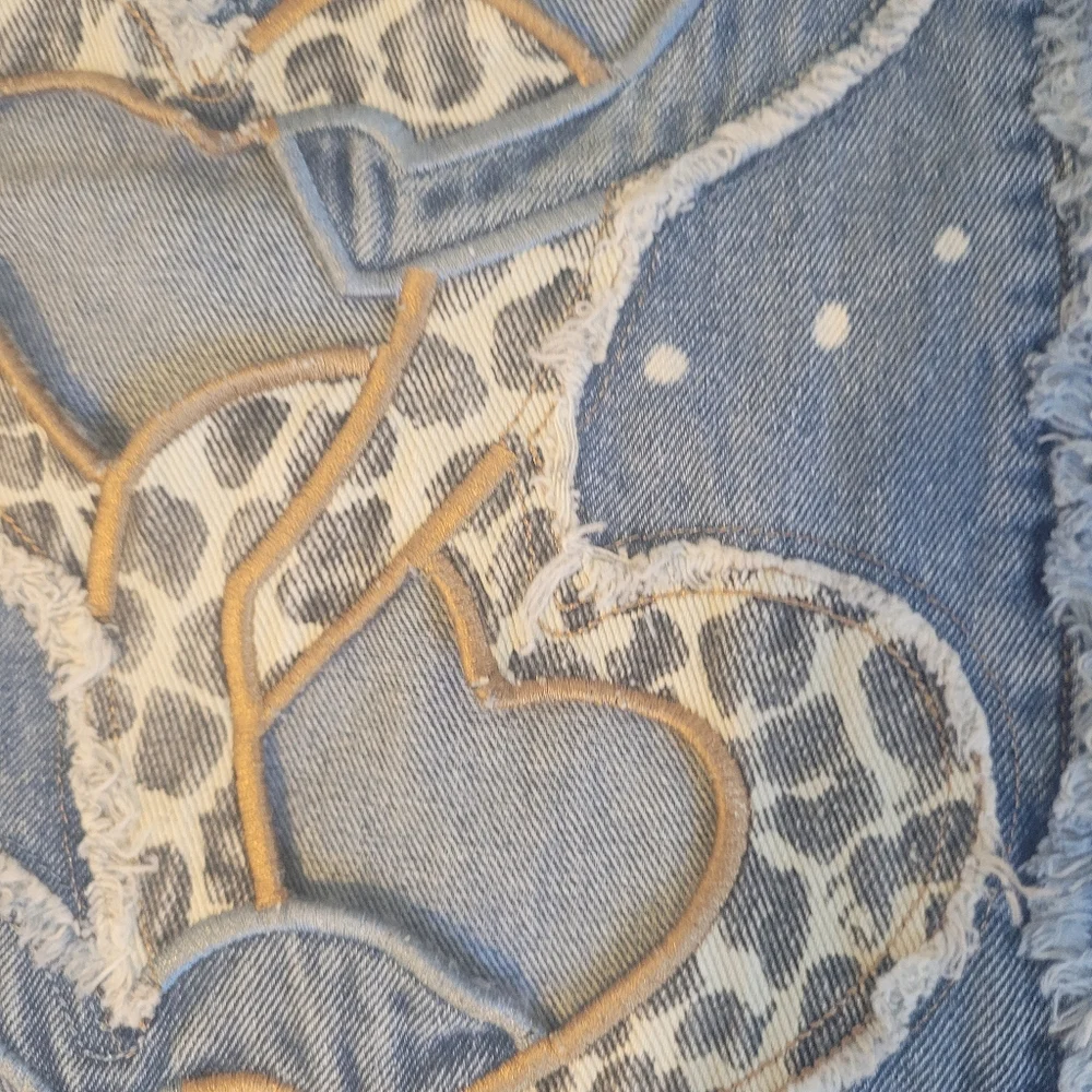 OLI & HALI Heart w/Leopard Trim Cutout Jeans, NIB, Sz S (Jrs 1-5),  🔥HOT ITEM - Picture 10 of 13